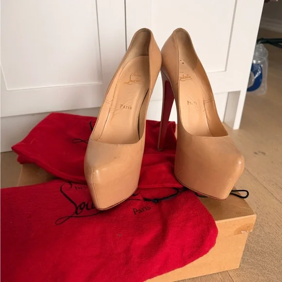 Christian Louboutin Nude Platform Heels - Picture 3 of 9